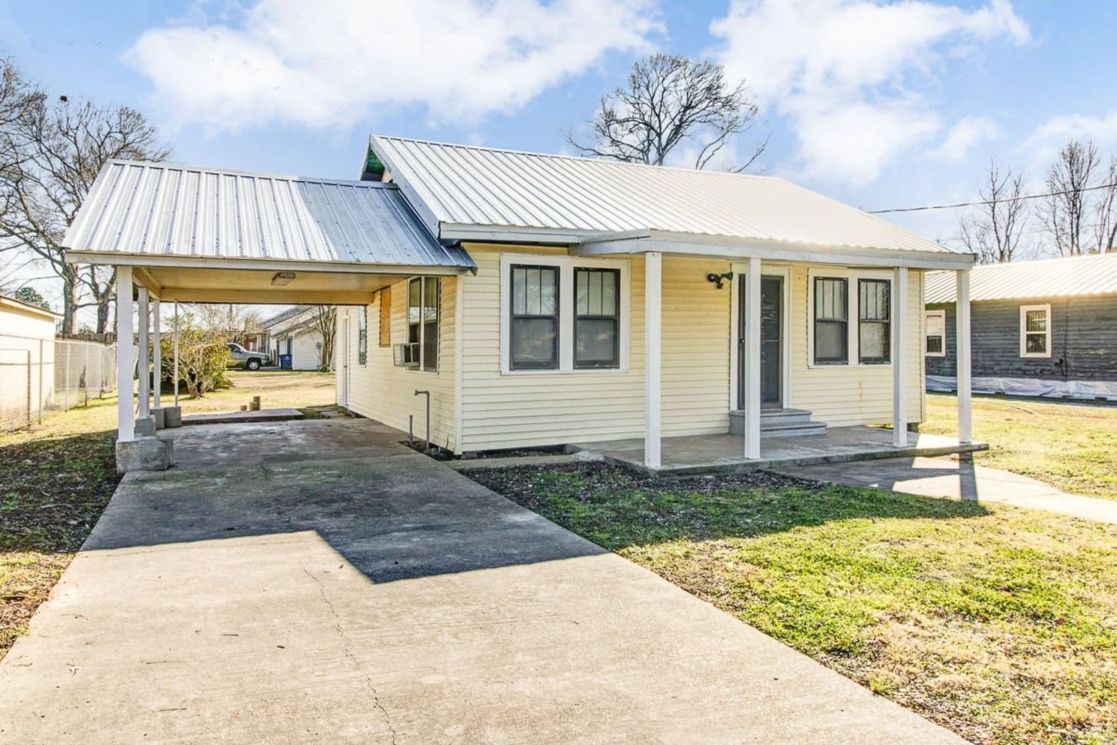 Youngsville House: 603 Avenue A