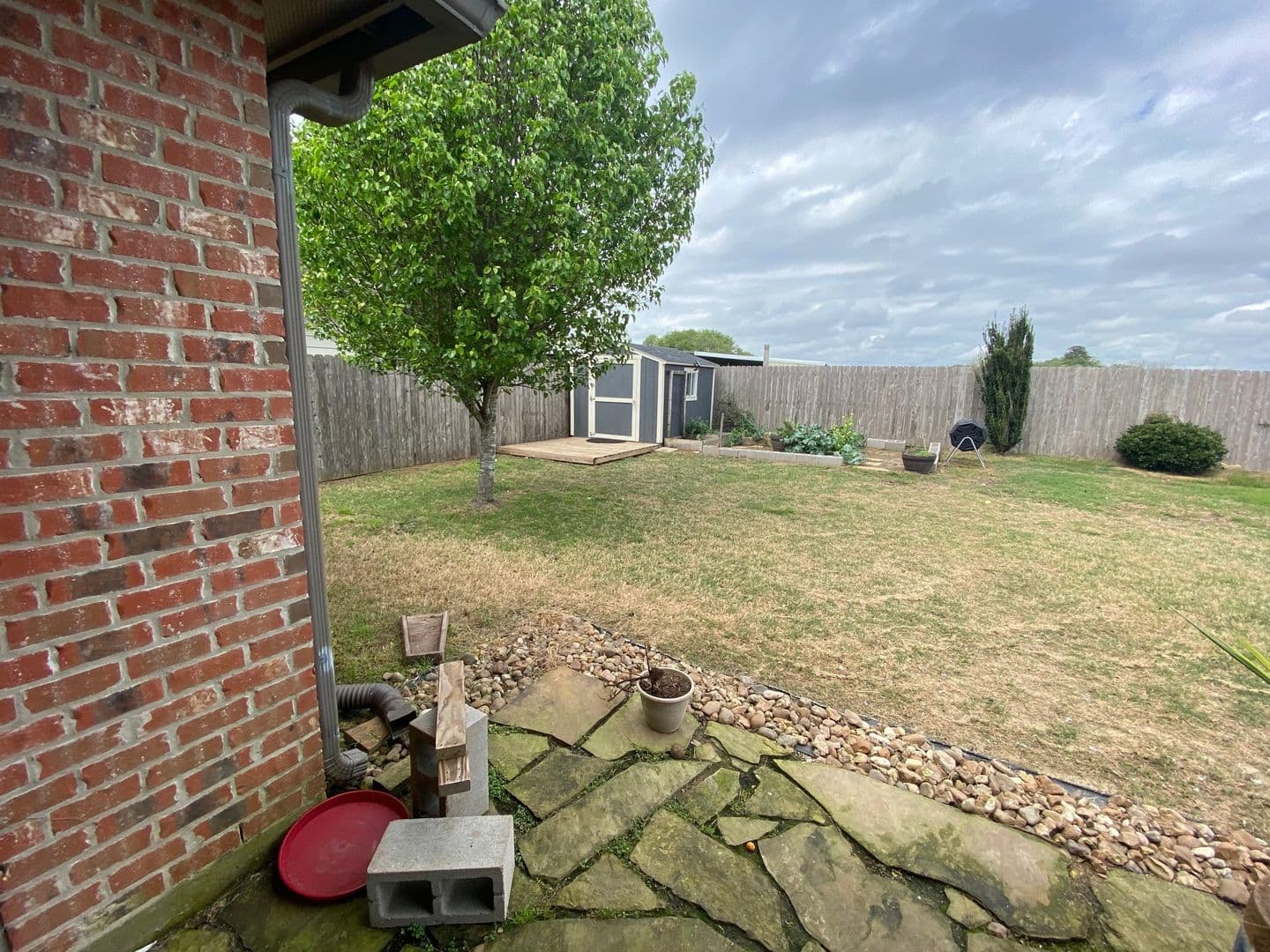 Lafayette House: 127 Range Drive