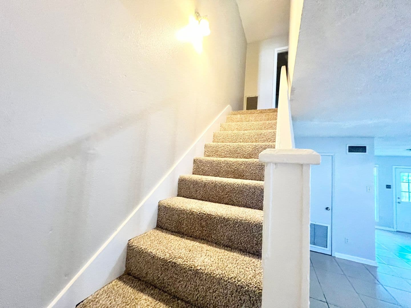 Lafayette Apartment: 211 Al Pearsons Dr