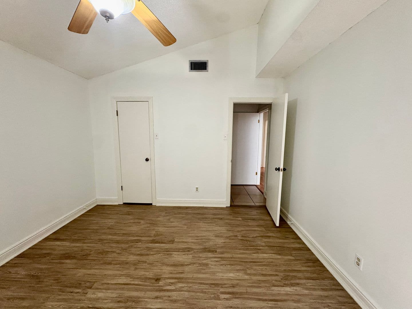Lafayette House: 150 La Rue Vil