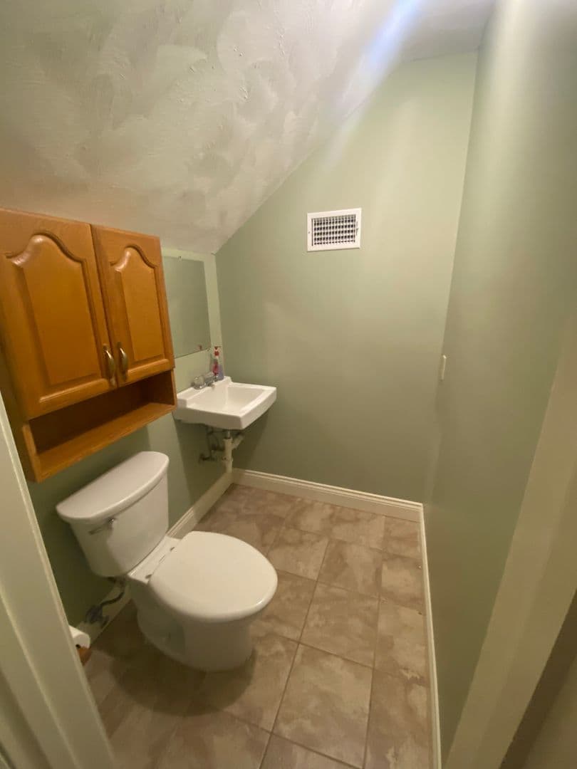Saint Martinville House: 1042 Banker Road