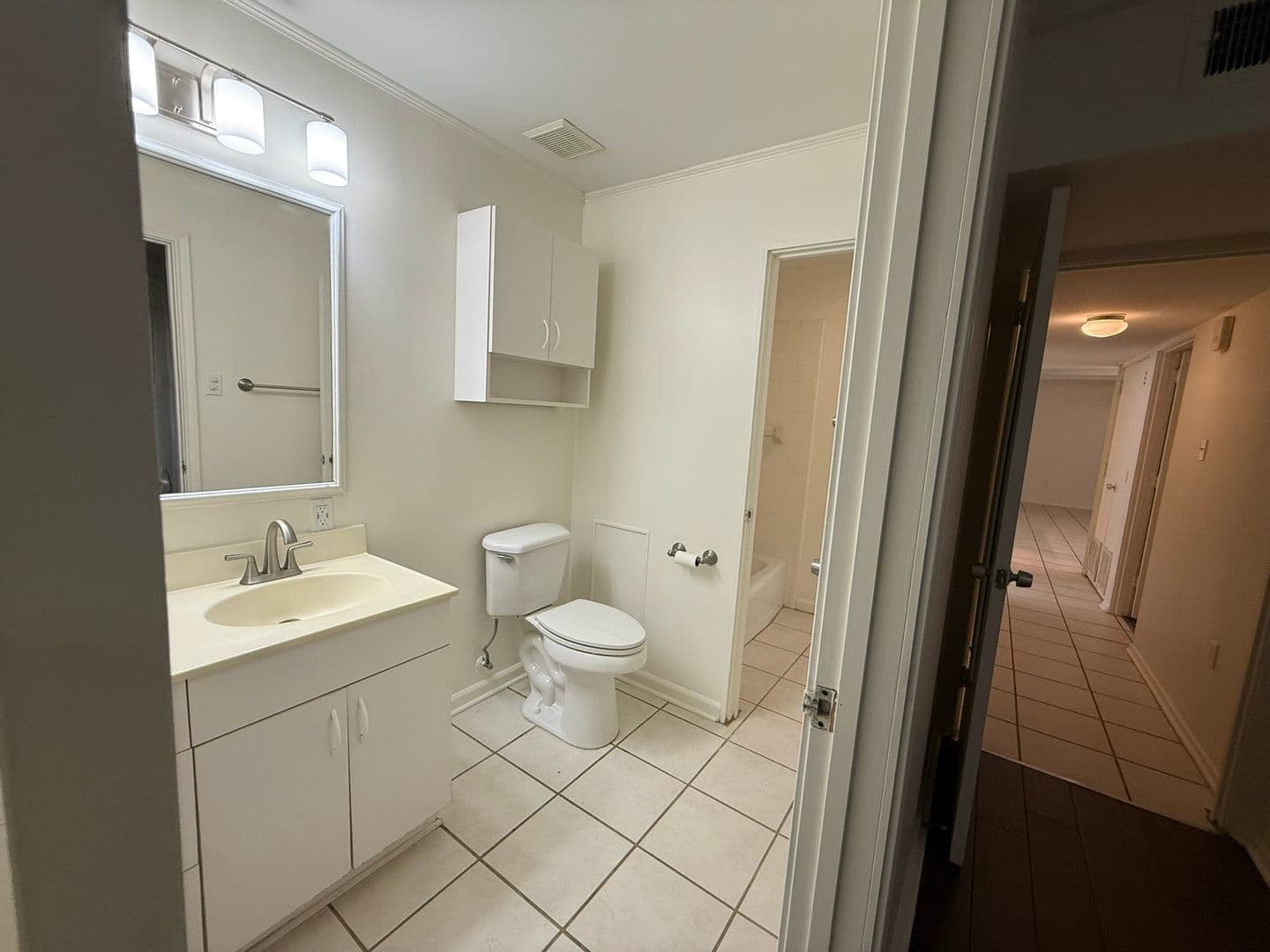 Lafayette House: 1008 S College Road, 104