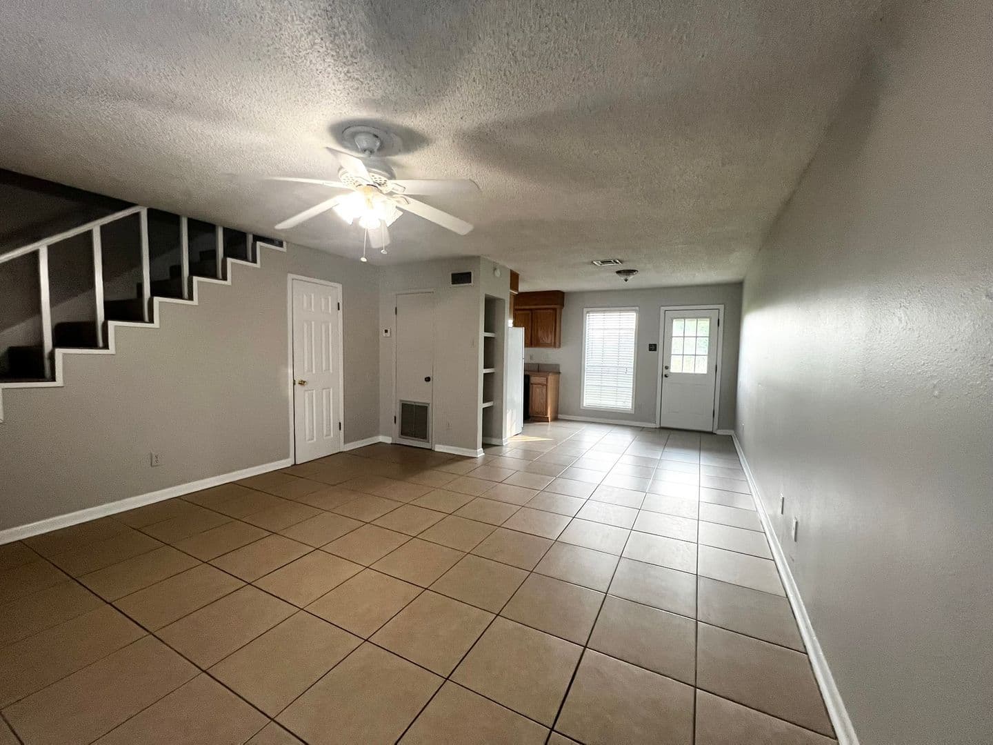 Lafayette Apartment: 211 Al Pearsons Dr
