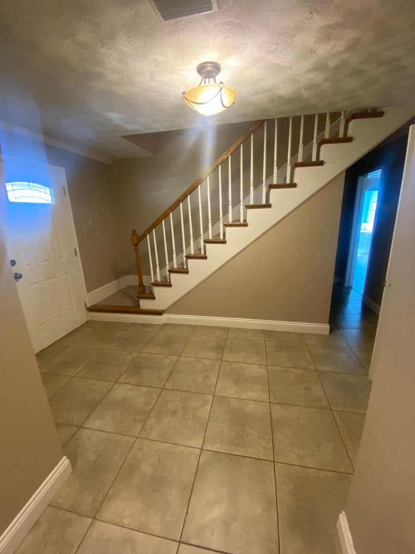 Saint Martinville House: 1042 Banker Road