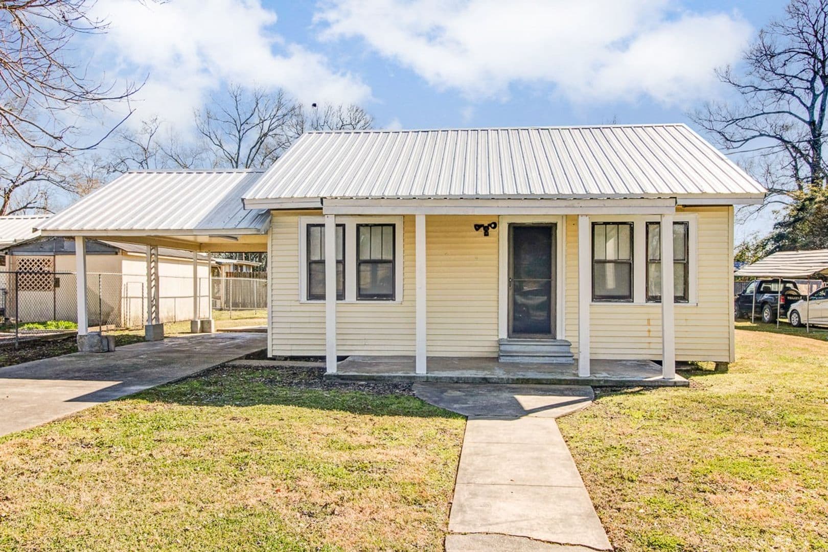 Youngsville House: 603 Avenue A