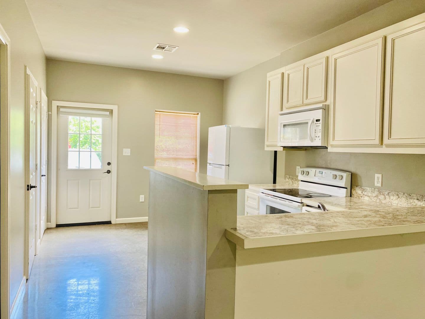 Lafayette Apartment: 428 General Mouton