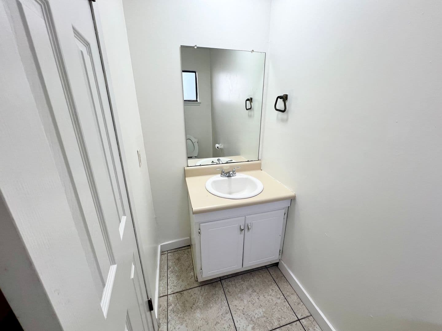 Baton Rouge Apartment: 1940 Southpointe Dr