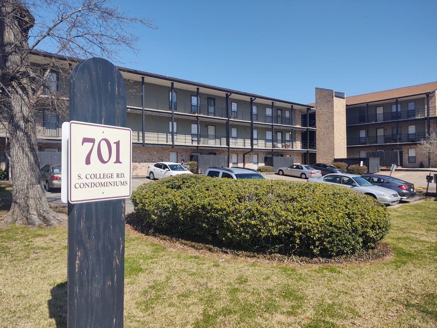 Lafayette Condo: 701 S College #215