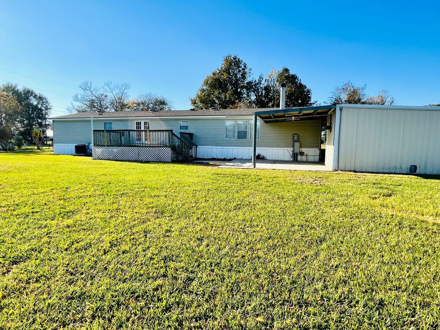 Carencro House: 1200 Post Road