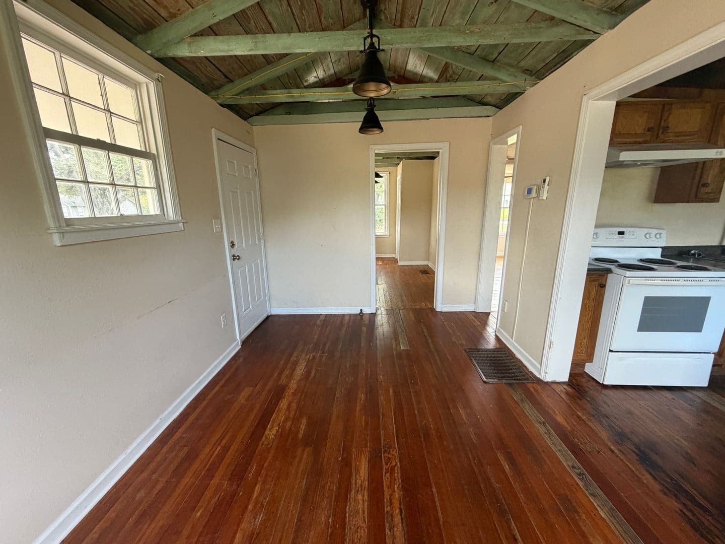 Lake Charles House: 340 Kirkman St