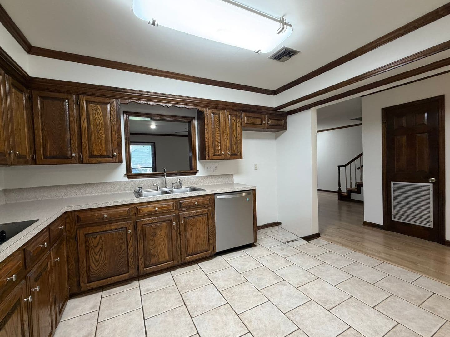 Lafayette House: 204 Dublin Circle Unit A