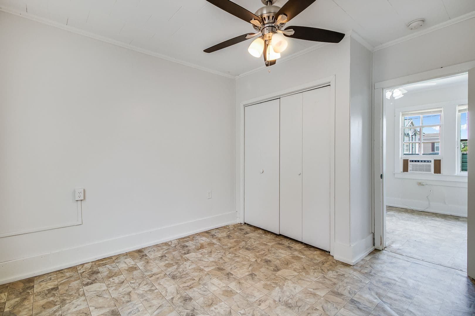 Broussard House: 505 E Main Street