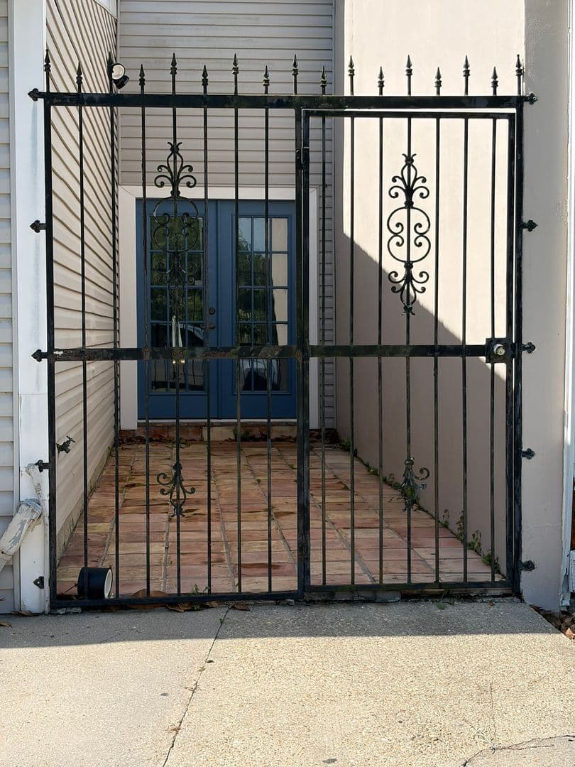 Lafayette House: 204 Dublin Circle Unit A
