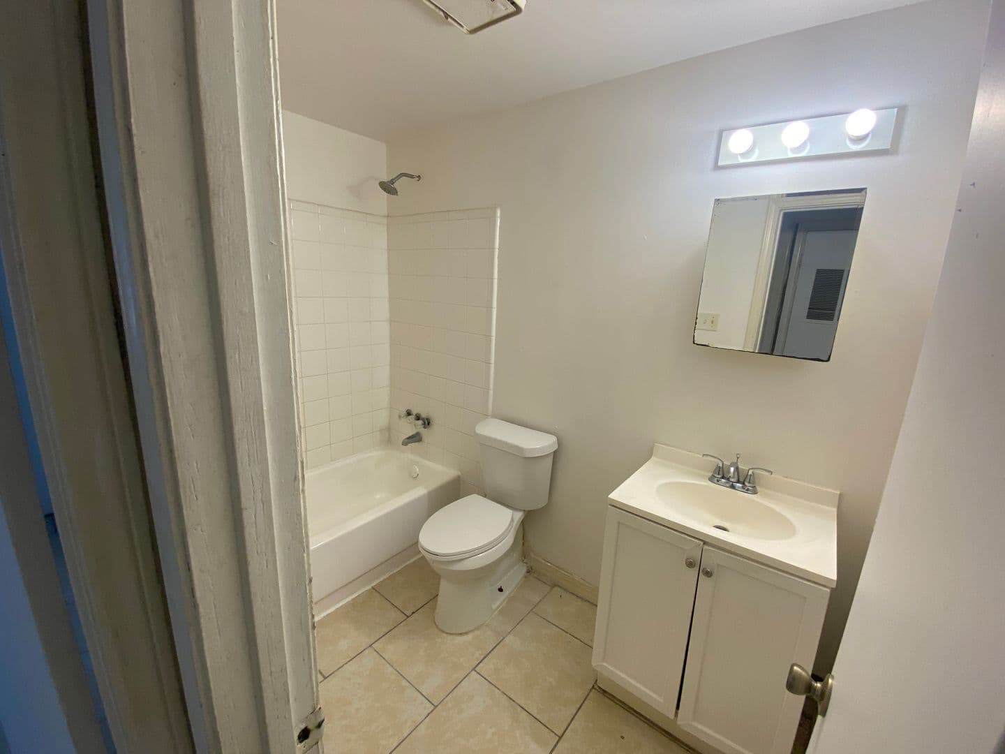 Baton Rouge Apartment: 3132 Wyoming St.