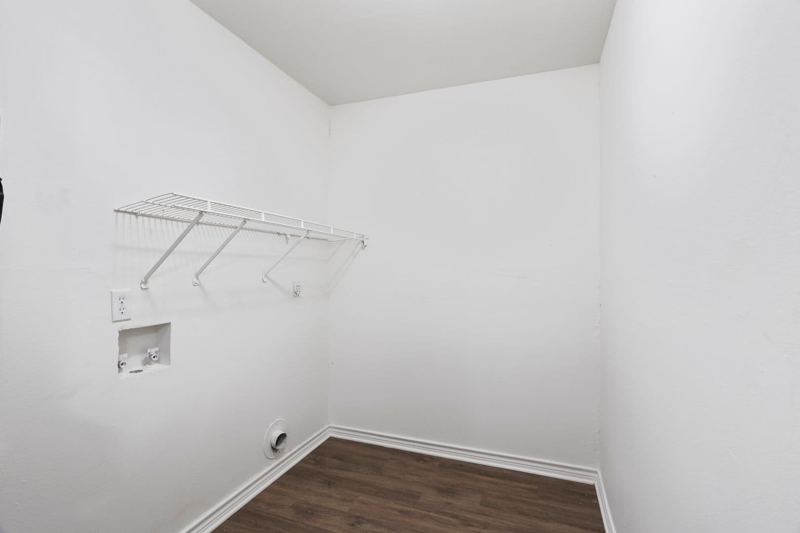 Lake Charles Apartment: 2400 Fruge Street