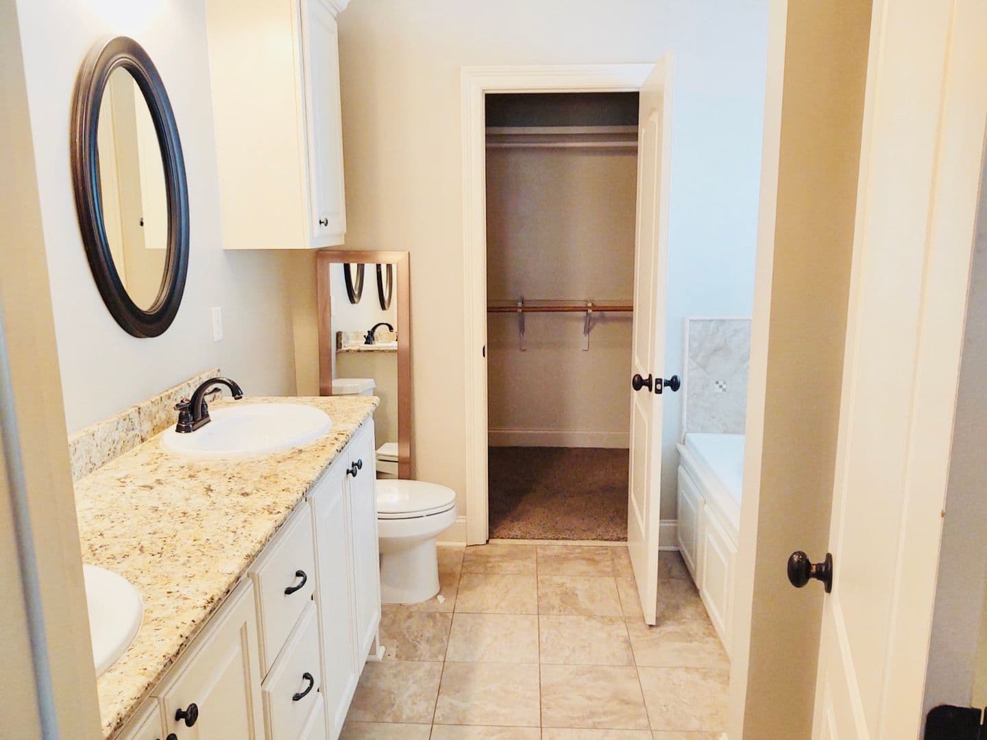 Lafayette House: 127 Range Drive