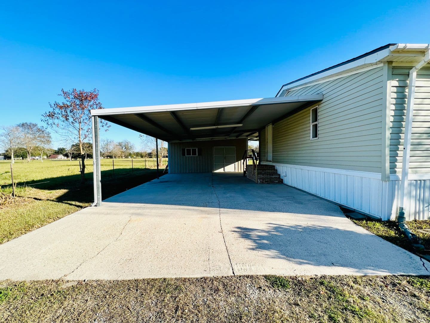 Carencro House: 1200 Post Road