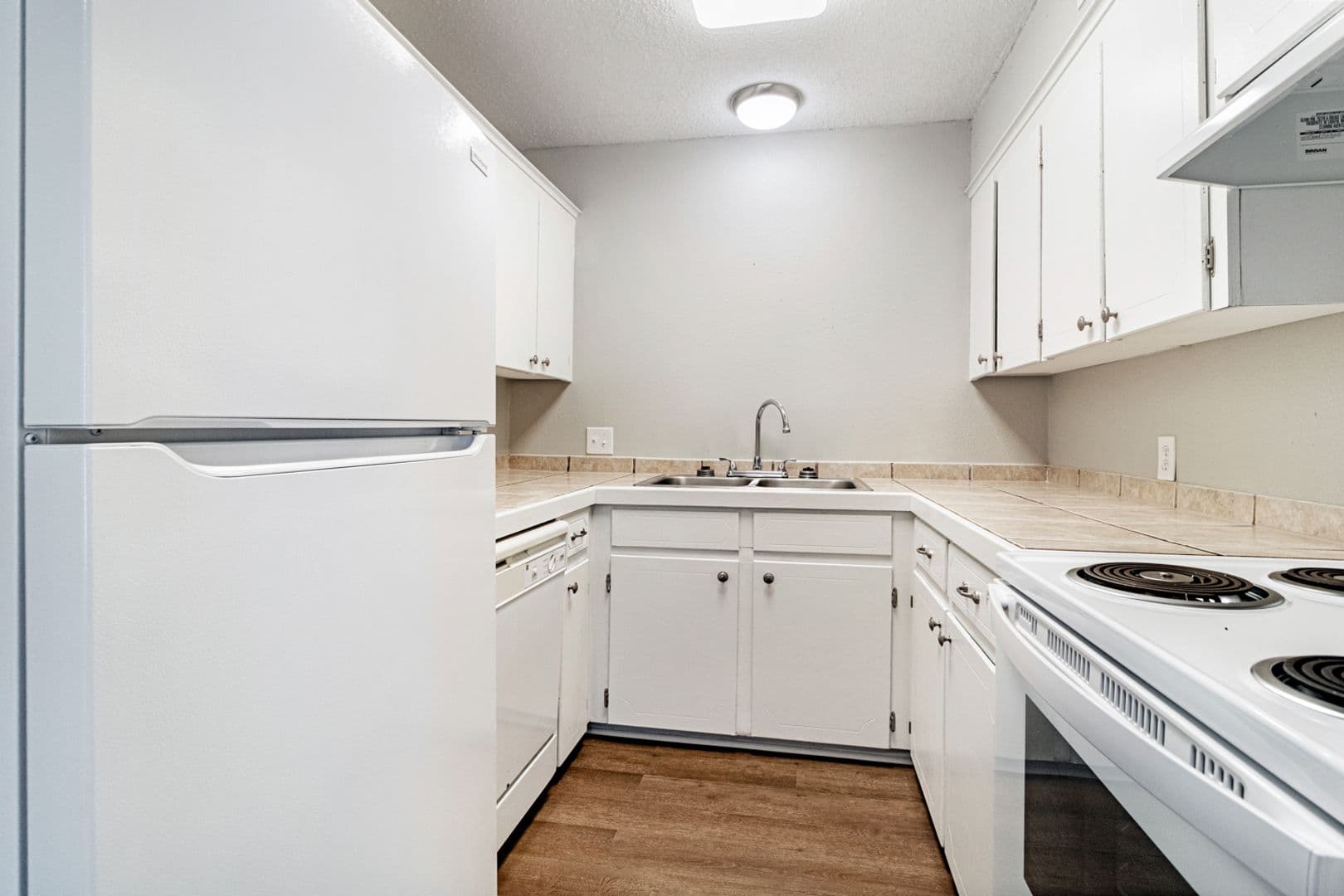 Jennings Apartment: 913 Granger Street