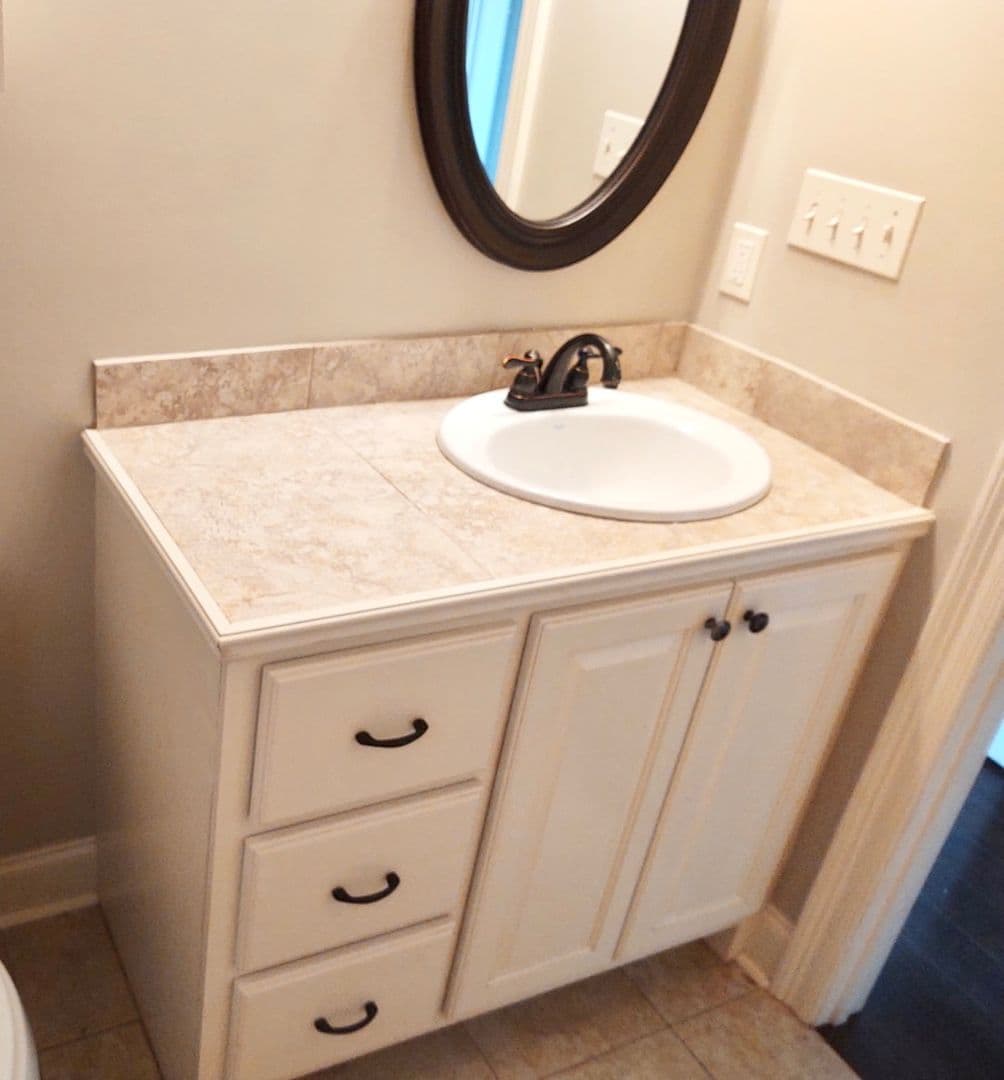 Lafayette House: 127 Range Drive