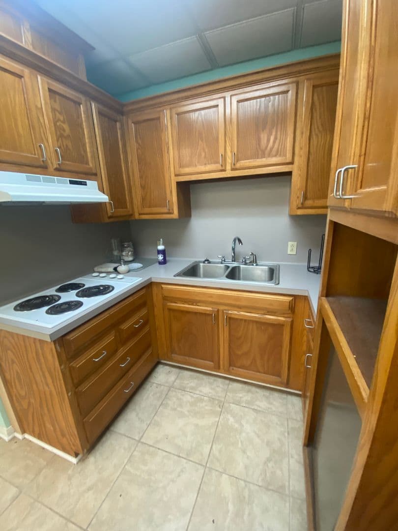 Saint Martinville House: 1042 Banker Road
