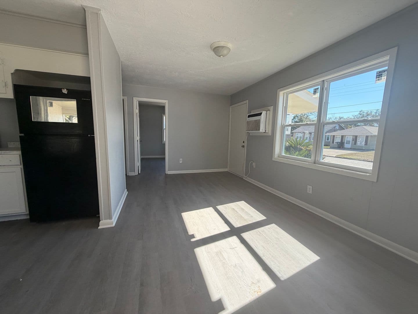 Lake Charles House: 1019 Alamo St
