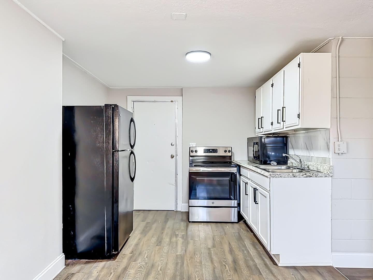 Bradenton Apartment: 702 21st Ave W