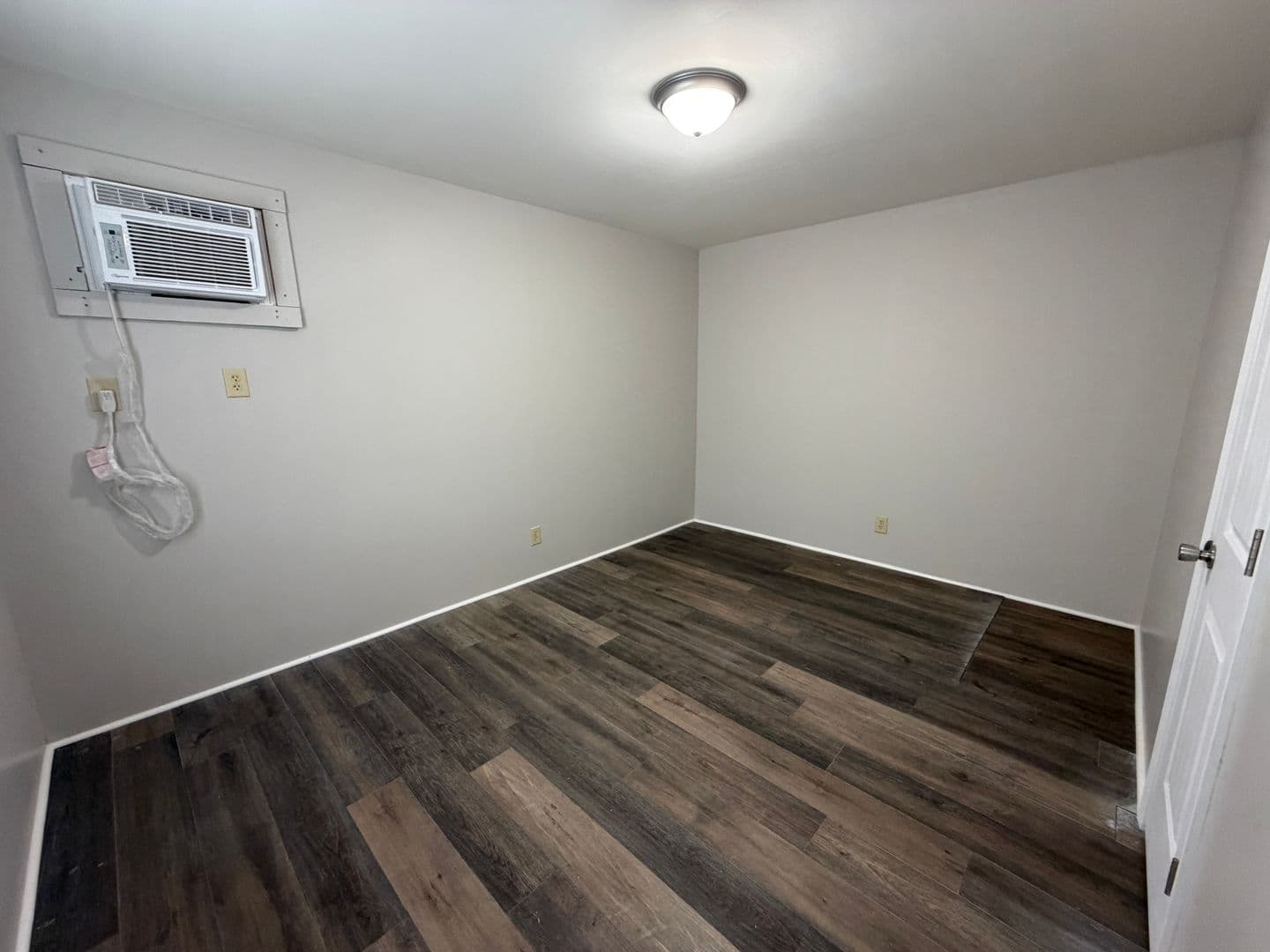 Lake Charles Apartment: 2425 1/2 Broad St