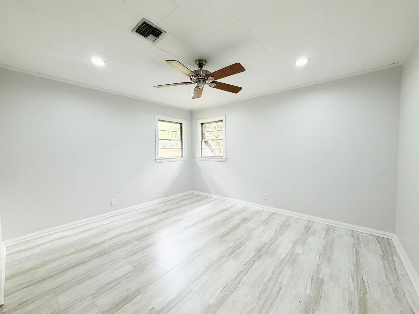 Lafayette House: 516 St Joseph