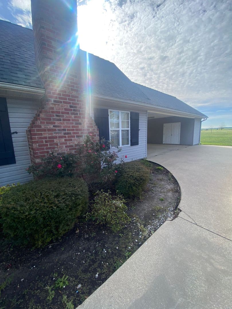 Saint Martinville House: 1042 Banker Road