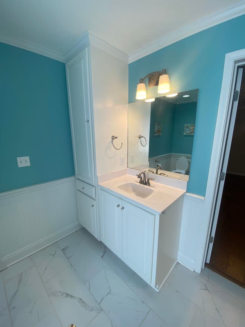 Saint Martinville House: 1042 Banker Road