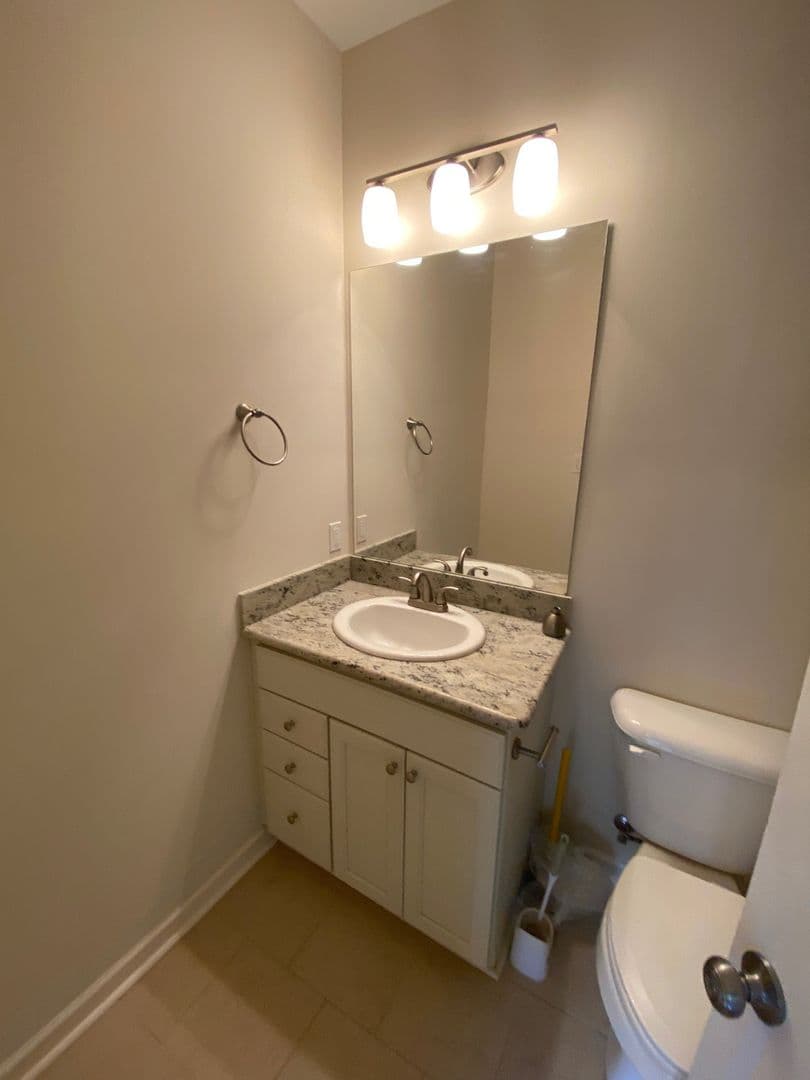 Lafayette House: 208 Caudill Drive