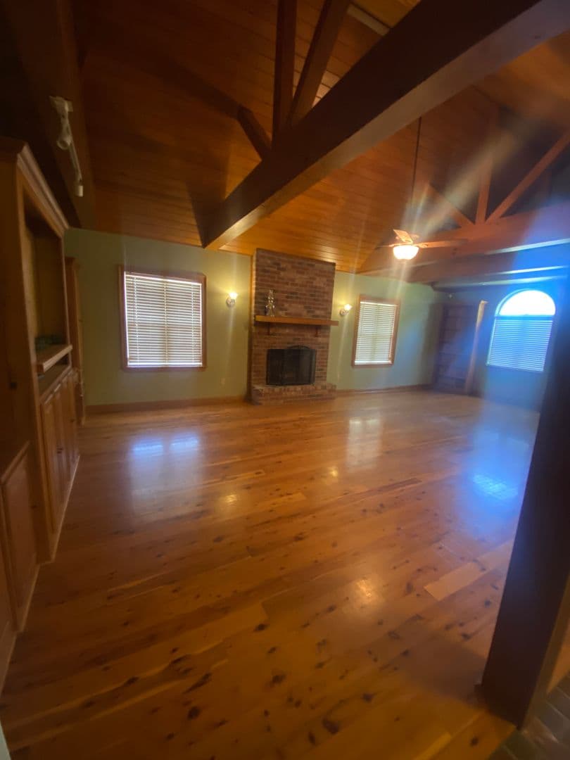 Saint Martinville House: 1042 Banker Road
