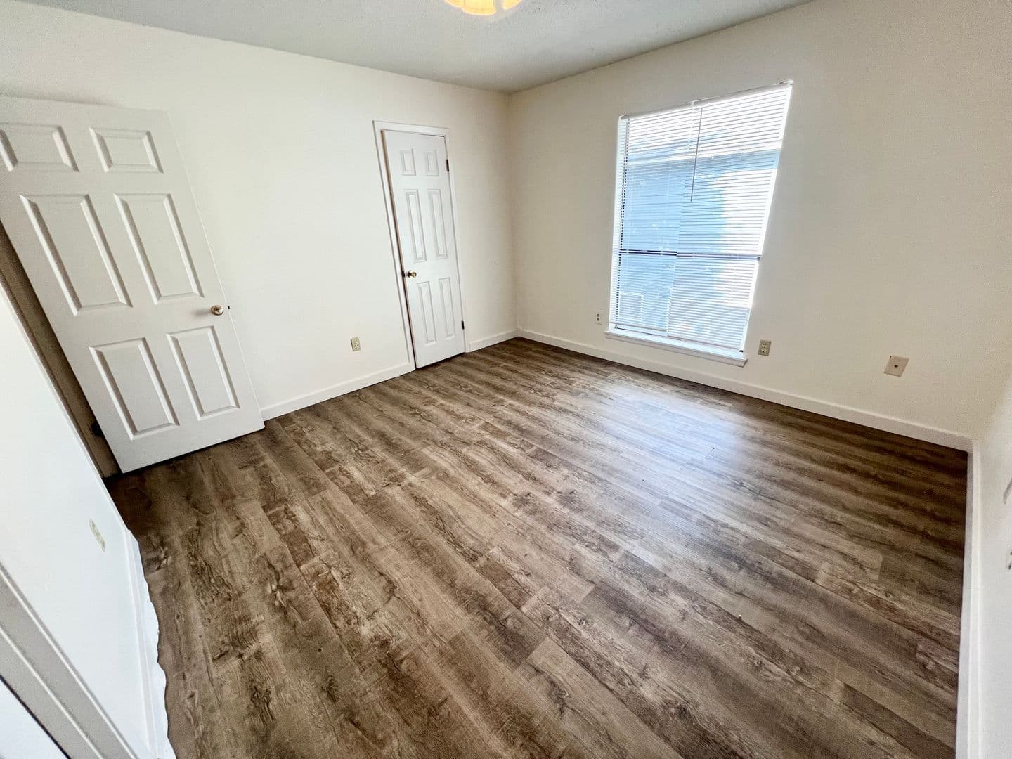 Baton Rouge Apartment: 1940 Southpointe Dr