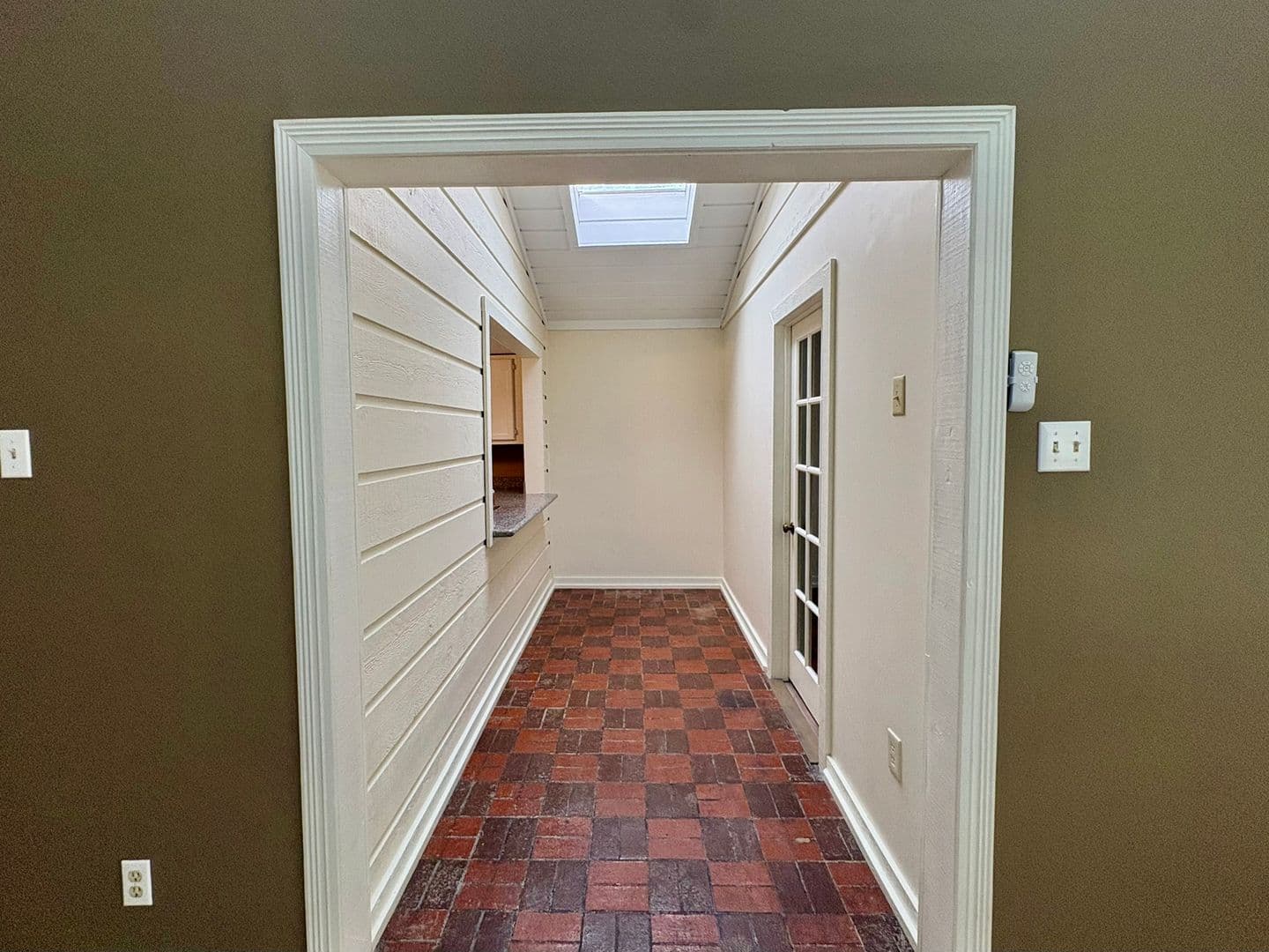 Lafayette House: 150 La Rue Vil