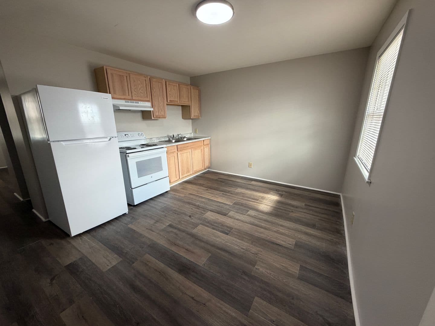 Lake Charles Apartment: 2425 1/2 Broad St