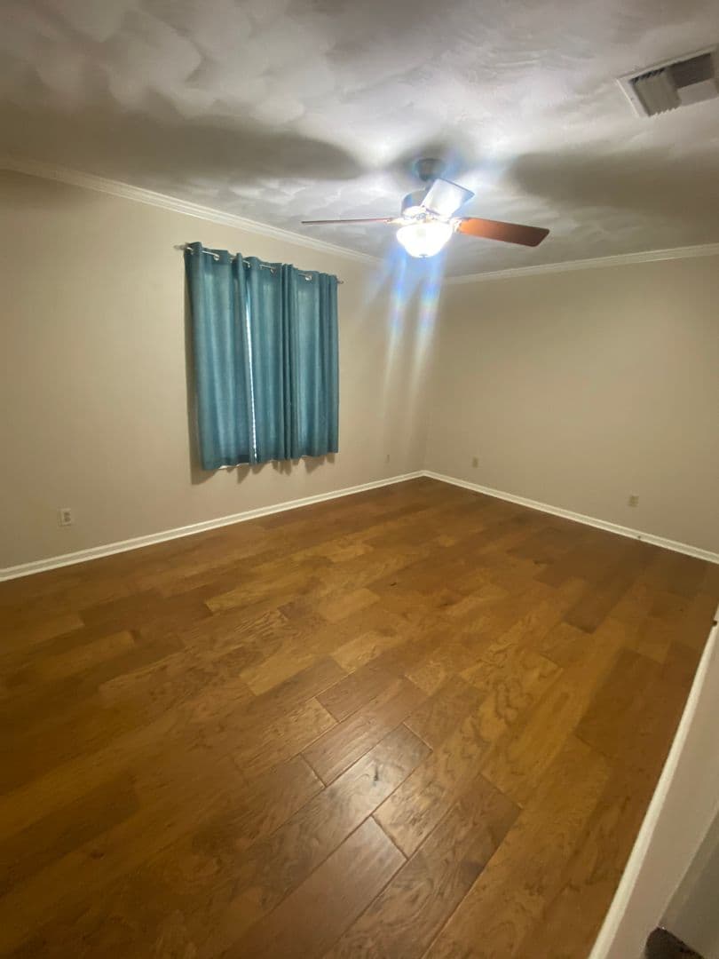 Saint Martinville House: 1042 Banker Road