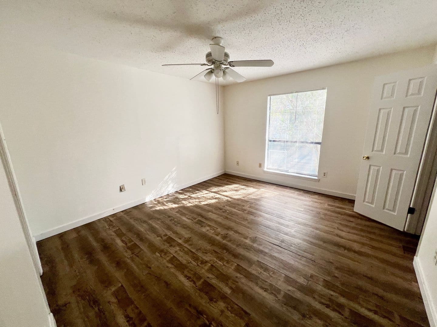 Baton Rouge Apartment: 1940 Southpointe Dr