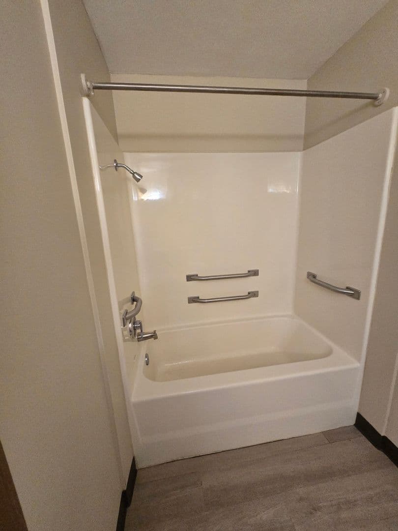 Indianapolis Apartment: 819 Edgemont Avenue