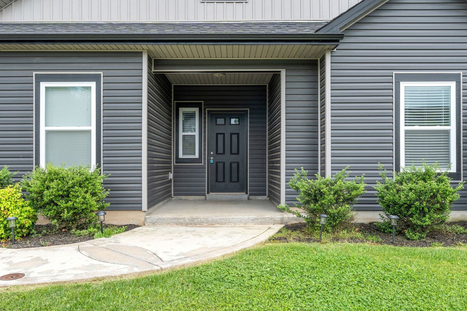 Clarksville House: 102 Eagles Pass