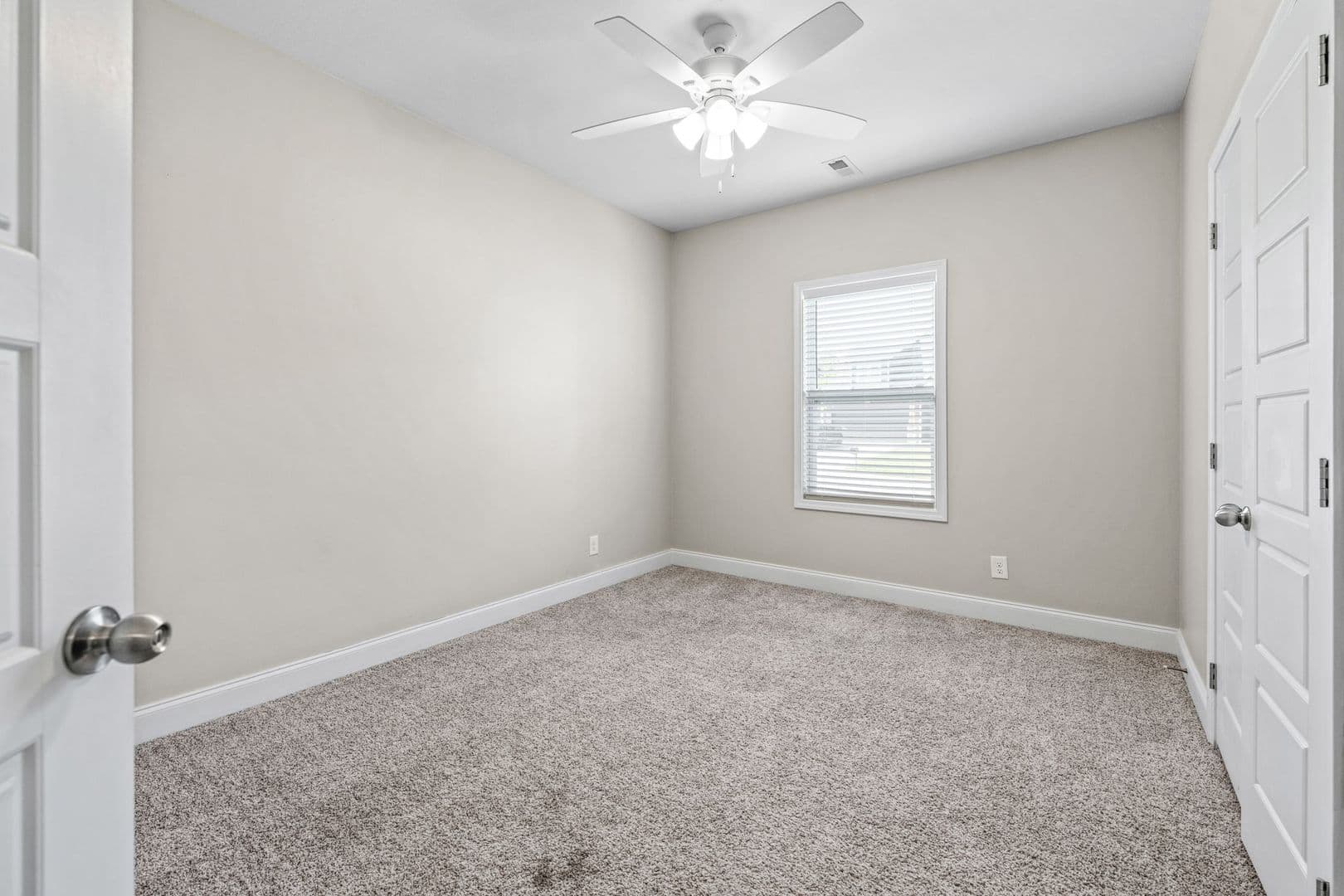 Clarksville House: 102 Eagles Pass