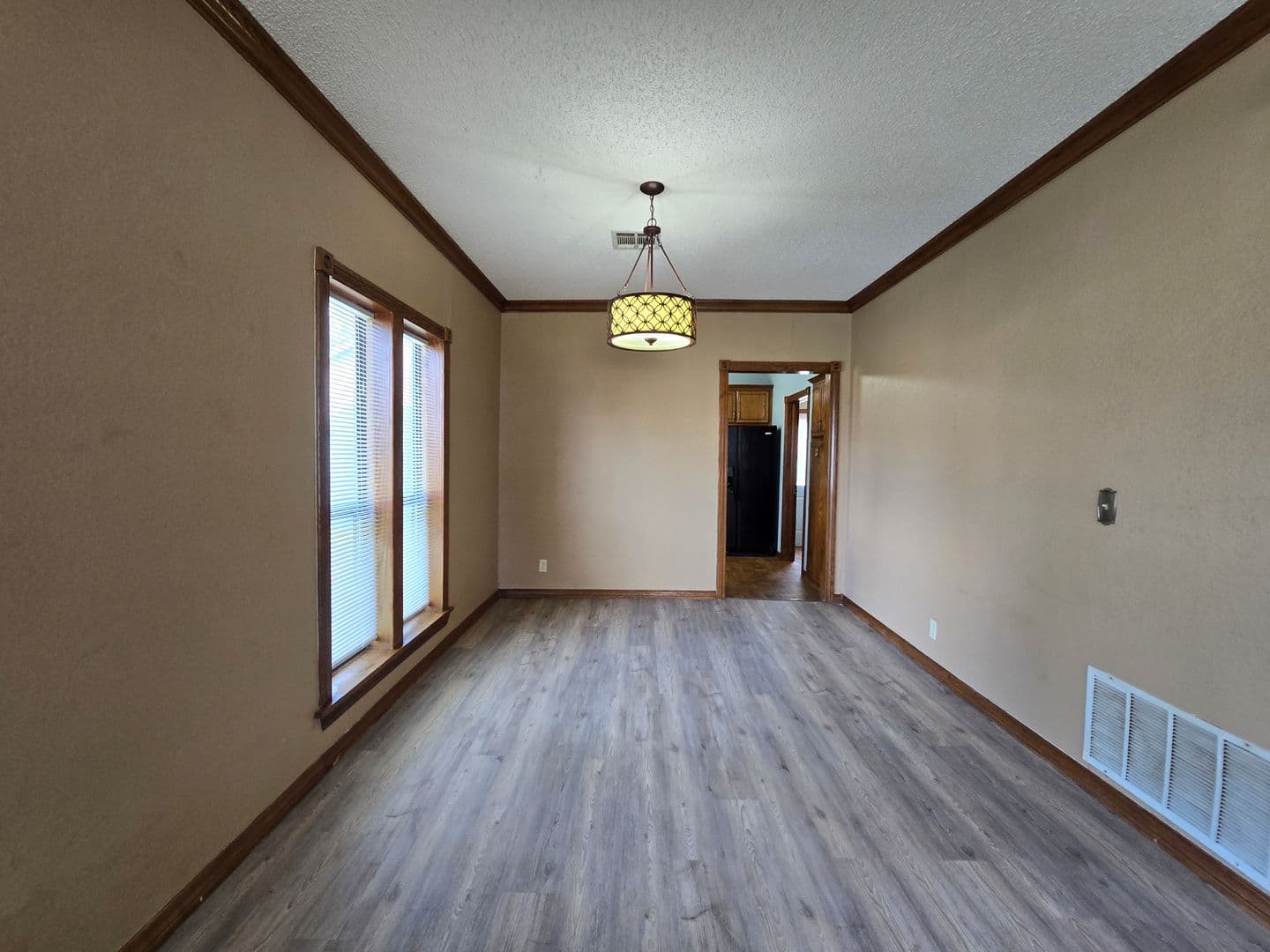 Shawnee House: 1629 N Louisa Ave