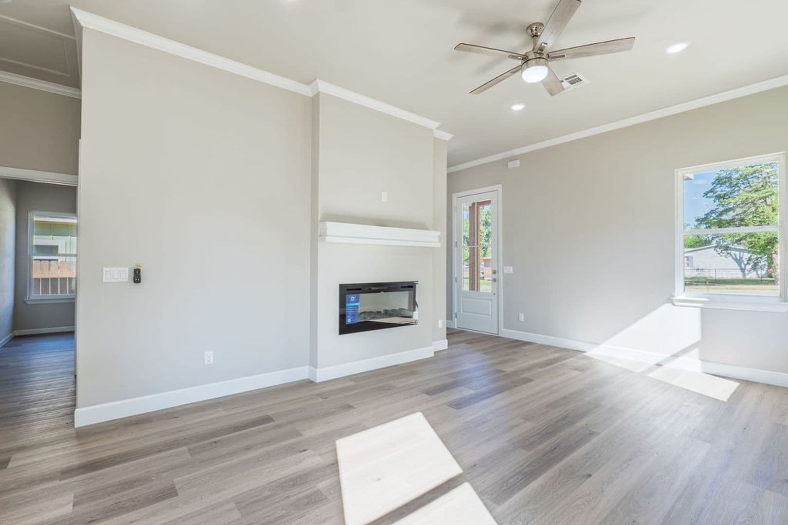 Tecumseh House: 814 W Locust St