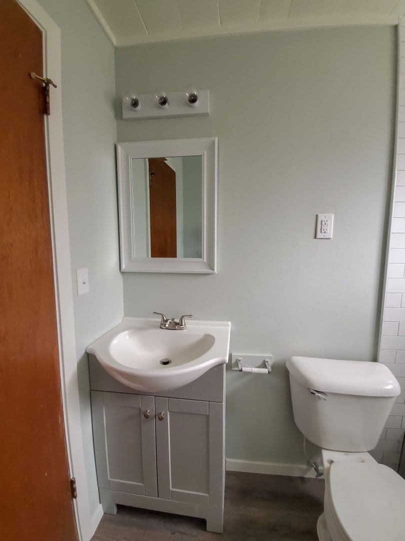 Shawnee Apartment: 1115 East Parker Street