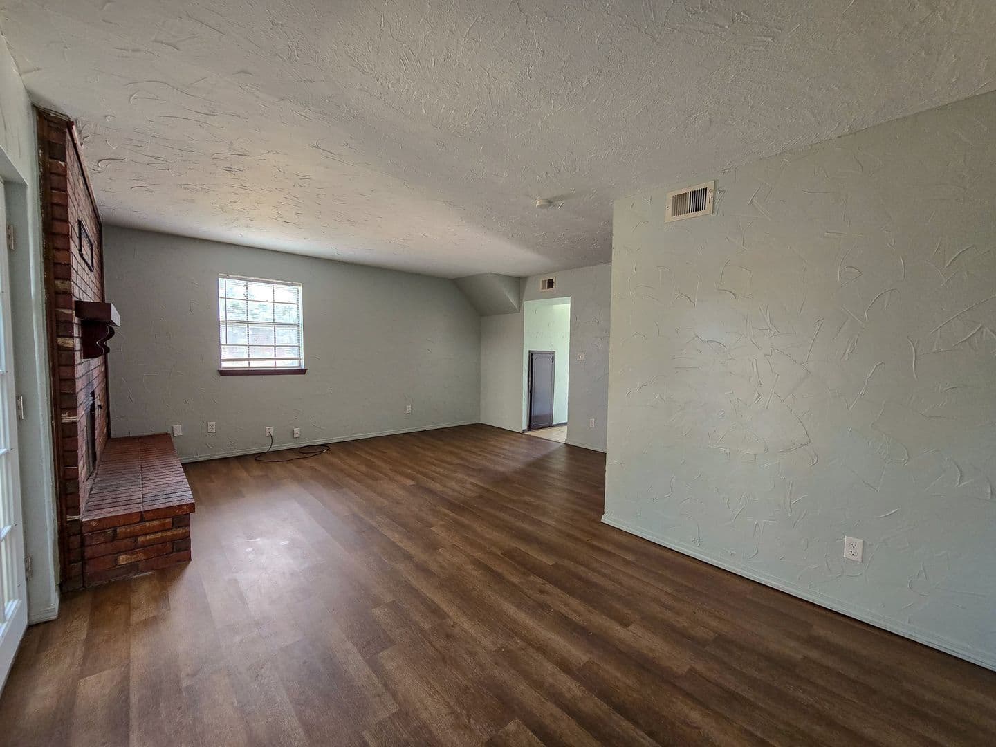 Shawnee House: 3901 N Kickapoo Unit 40