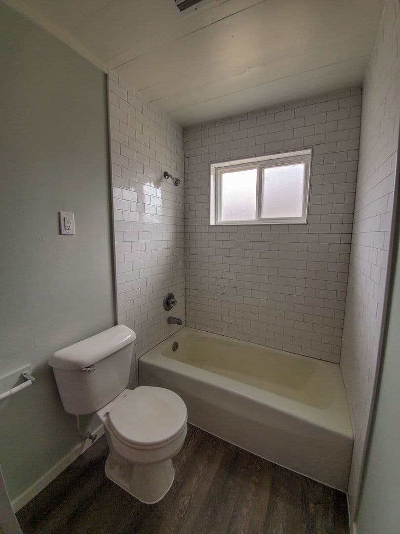 Shawnee Apartment: 1115 East Parker Street