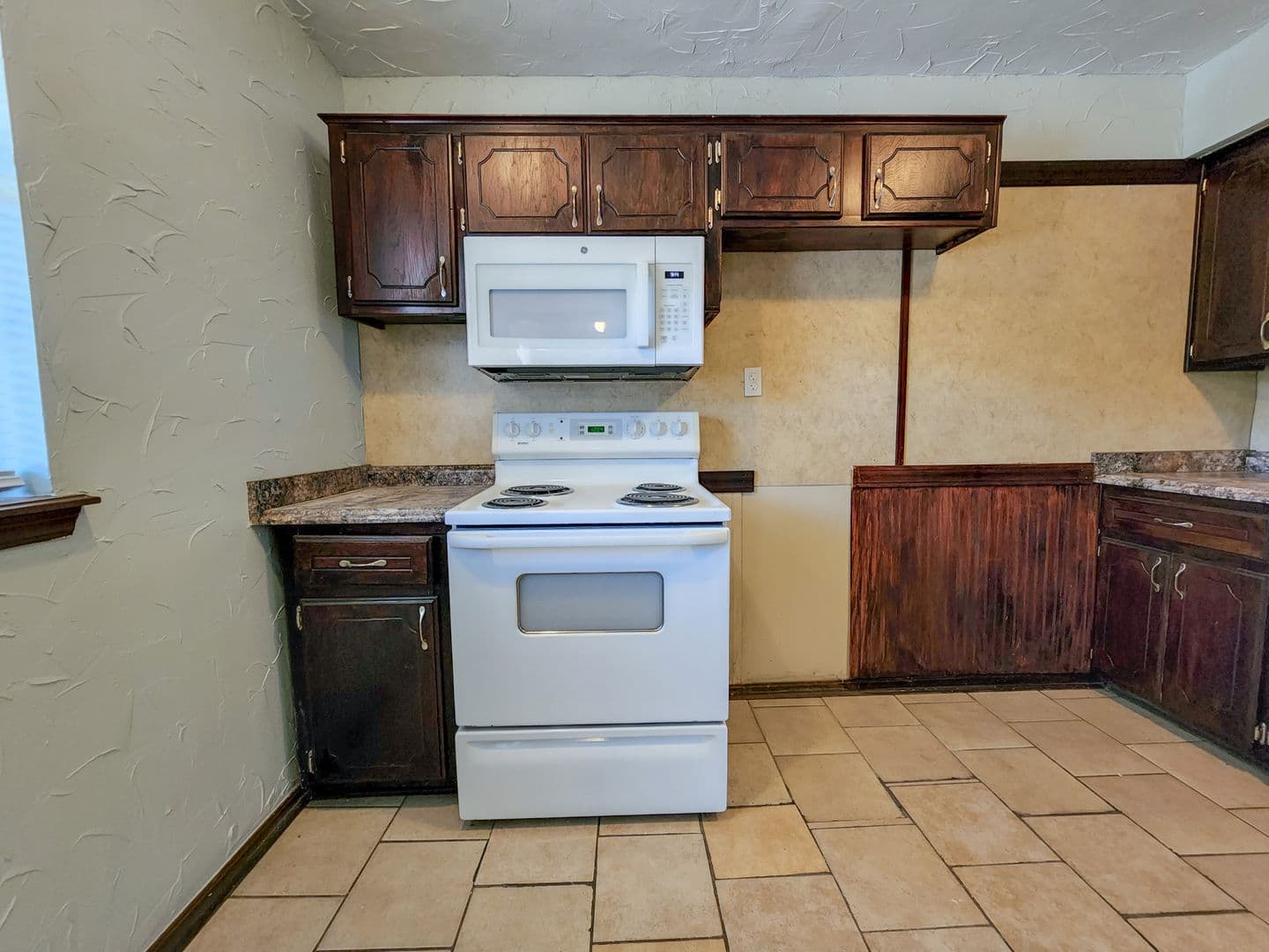 Shawnee House: 3901 N Kickapoo Unit 40