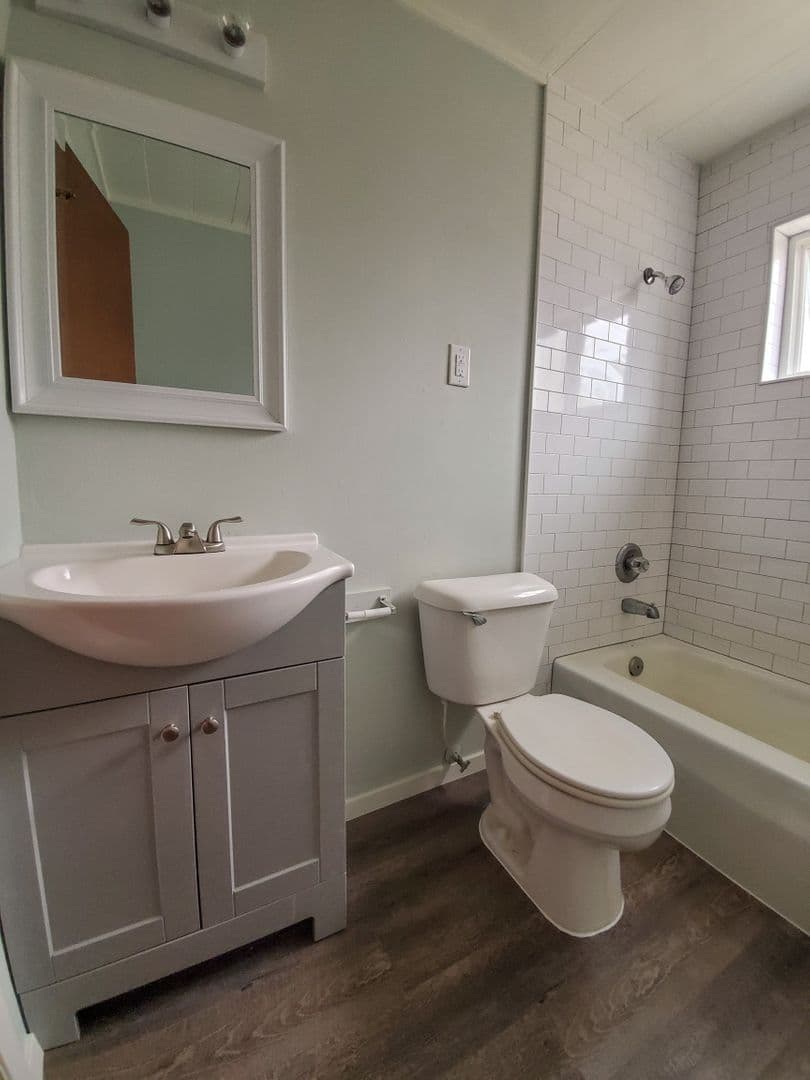 Shawnee Apartment: 1115 East Parker Street