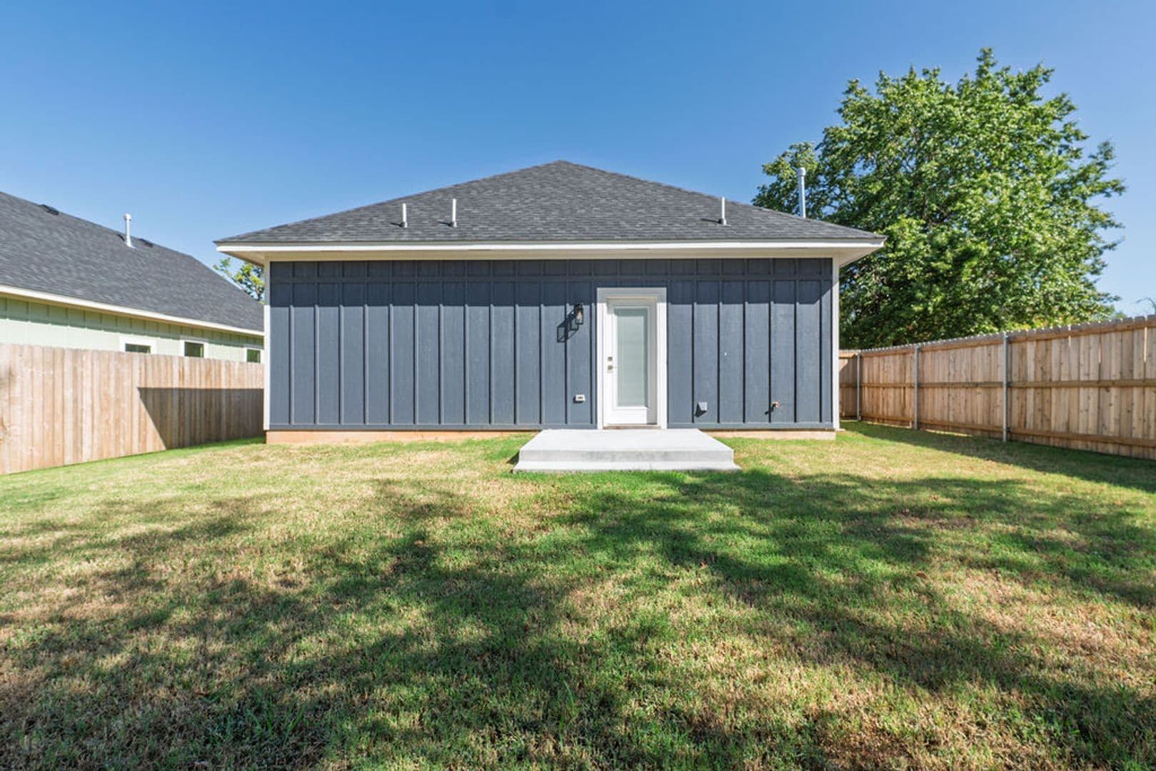 Tecumseh House: 814 W Locust St