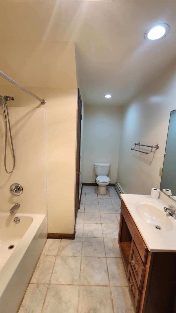 Watertown Apartment: 500 S 2nd St