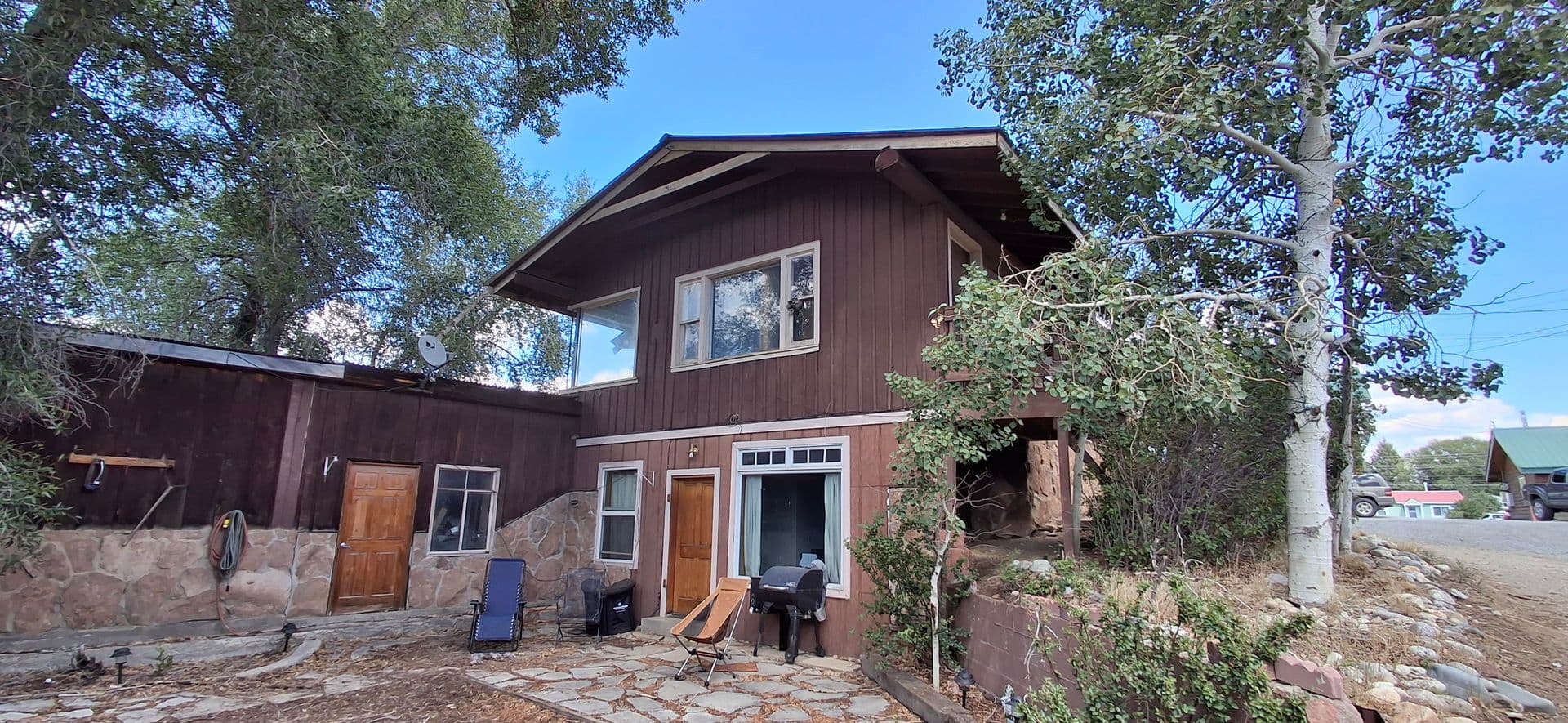 Gunnison Apartment: 808 1/2 W. Denver Ave.